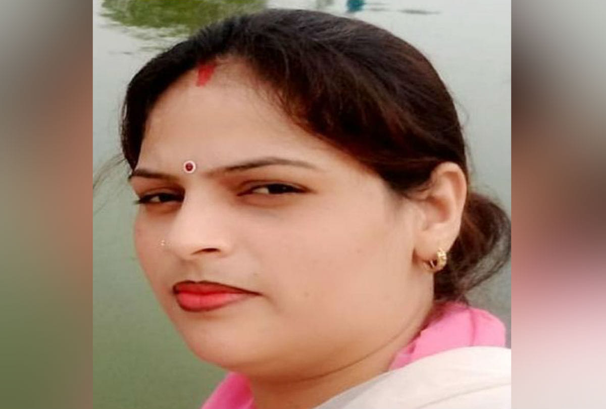 mainpuri's woman shot dead in etawah