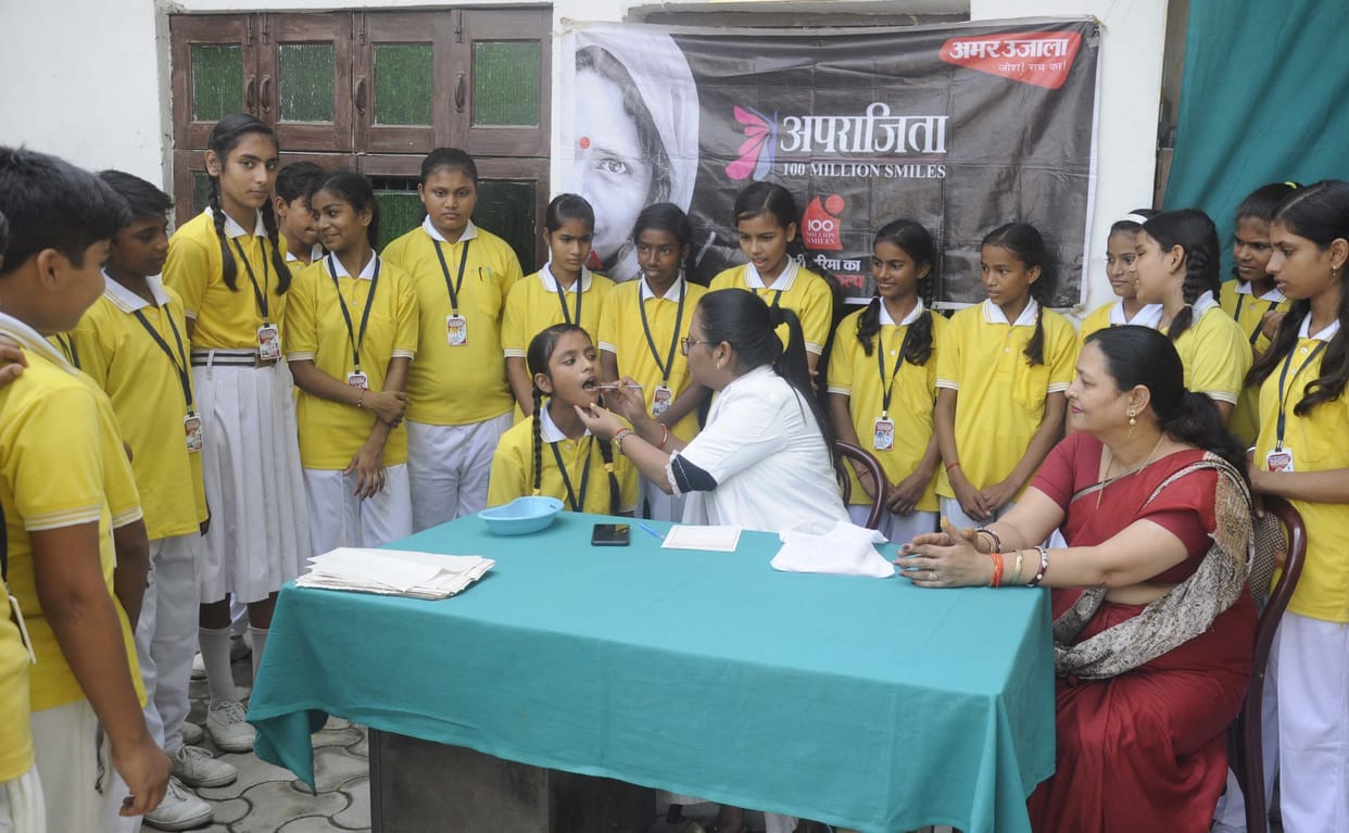 Aparajita: Brighten teeth, drive away illnesses