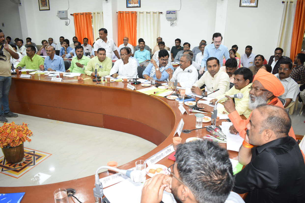The pain of the honorable honorable Unnao said that the bureaucracy of the district is 'autocratic'