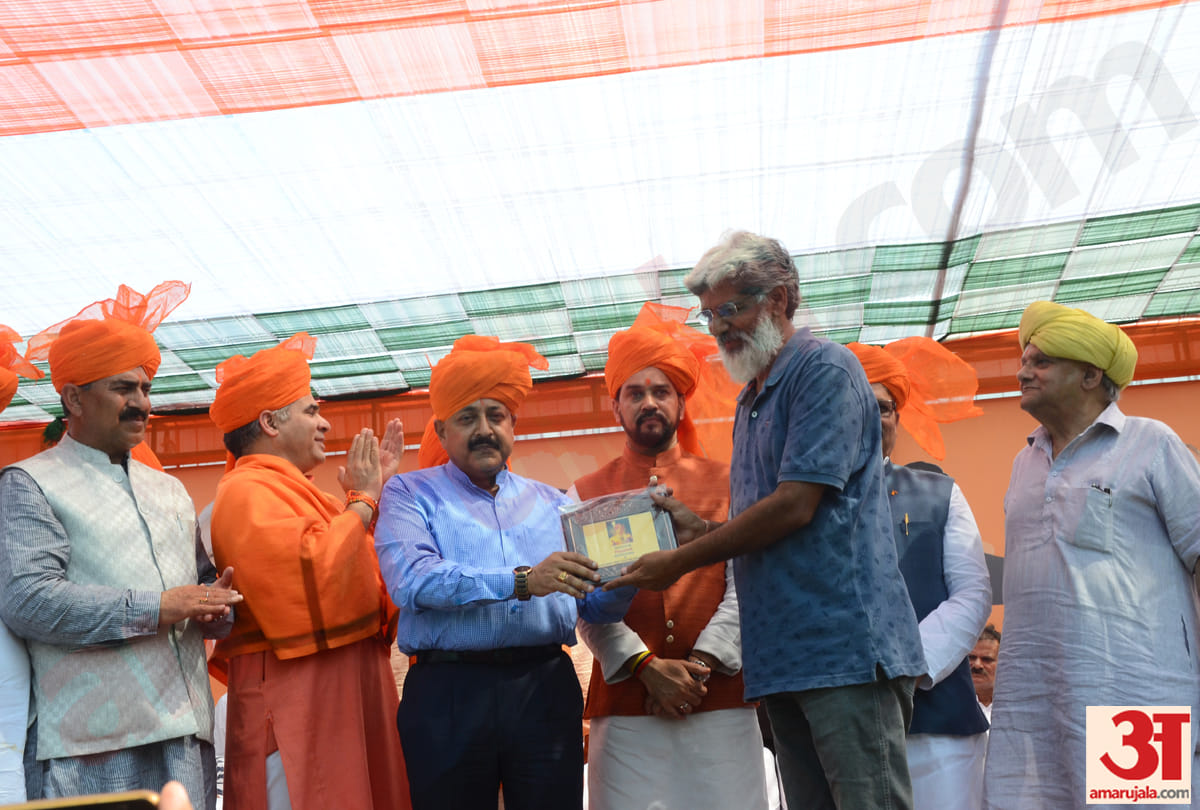 Dr. Jitendra says separatist leaders were enjoying the pleasure while people of kashmir were in pain