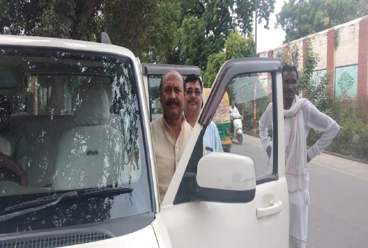 Former MLA Devendra Pal Singh met Swami Chinmayanand in jail