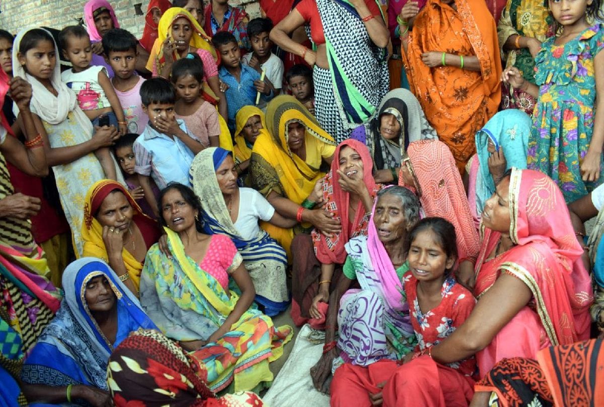 brave young man drowns in ganga river for save life of girls