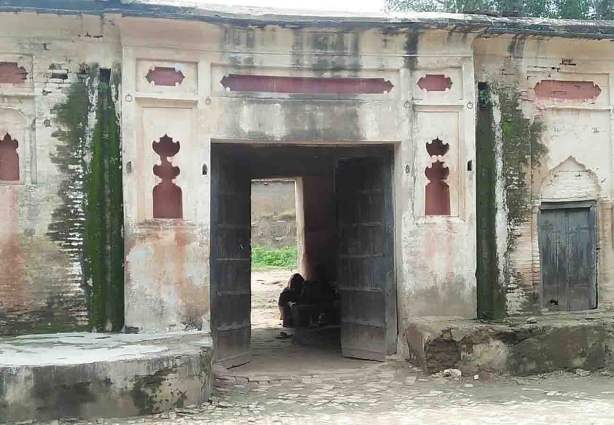 son killed father brutally in shiv temple in hamirpur