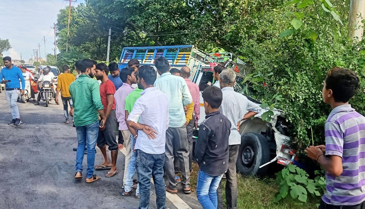 Two factory workers killed in a pickup collision