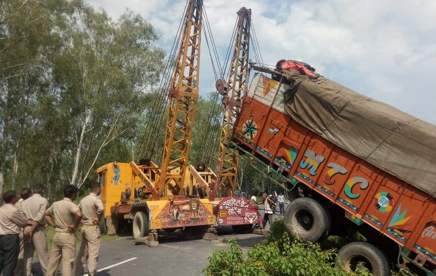 Container uncontrolled fell into Eastern Ganga Canal