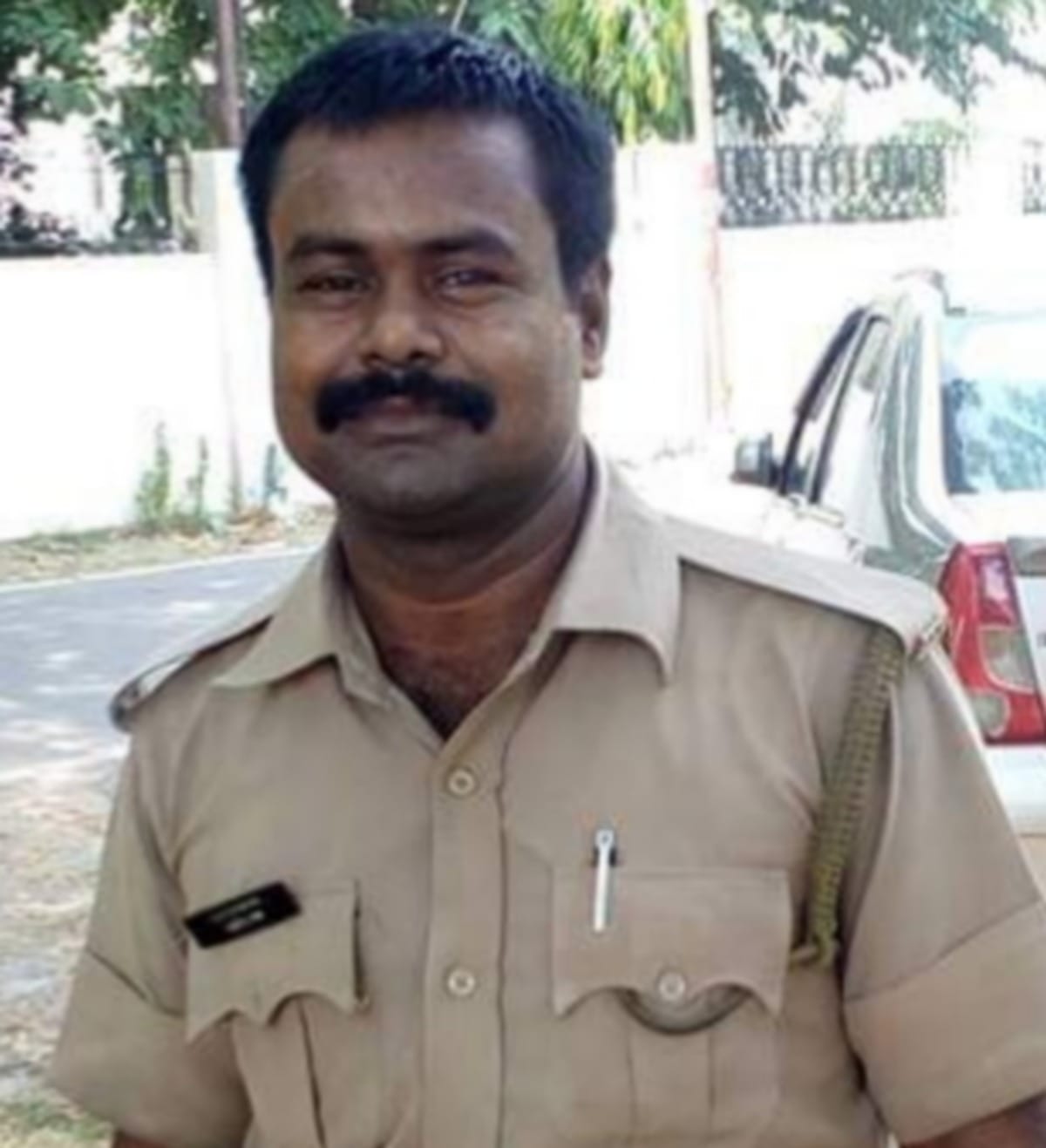 police arrested a bolero car theft group mastermind constable in mirzapur
