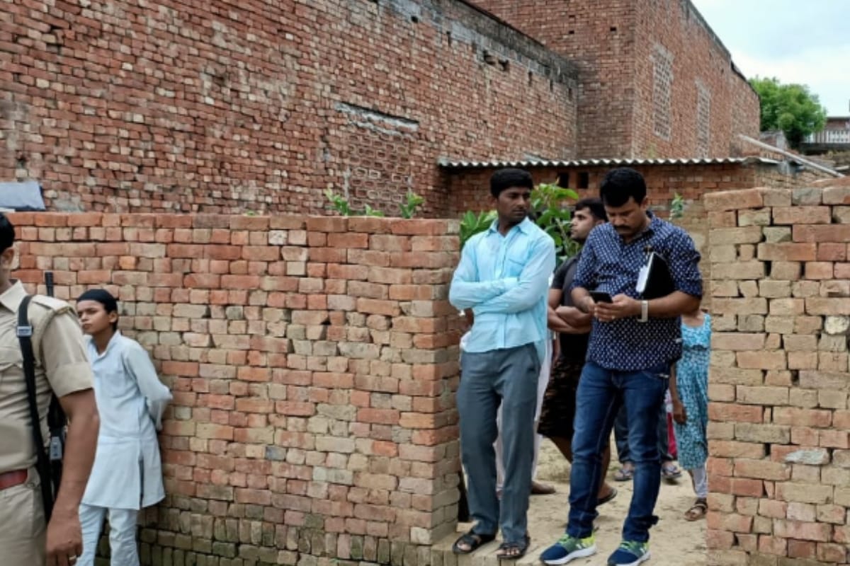 Mother murder her twin daughters in muzaffarnar district UP