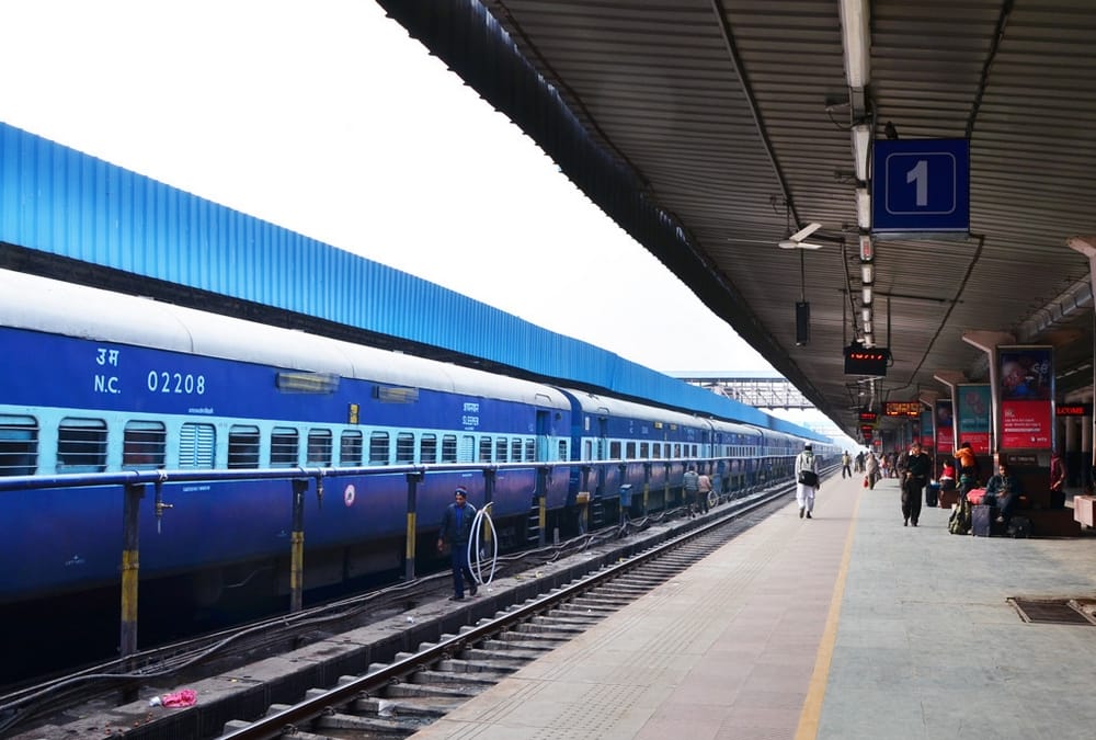 IRCTC Ticket Booking: Indian Railway Tatkal ticket booking started in gorakhpur railway station