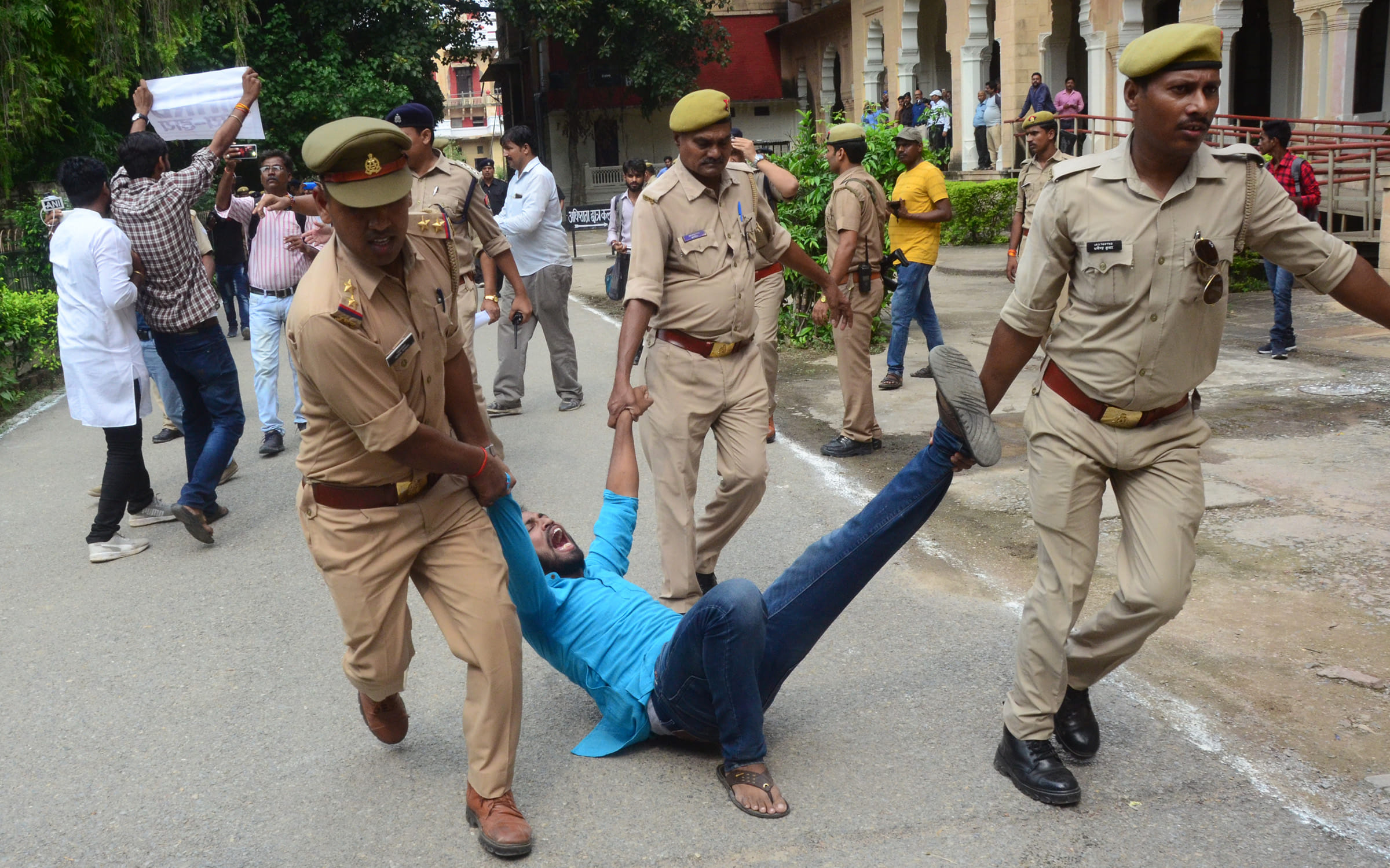 Allahabad University: Ruckus on Foundation Day, four students in custody
