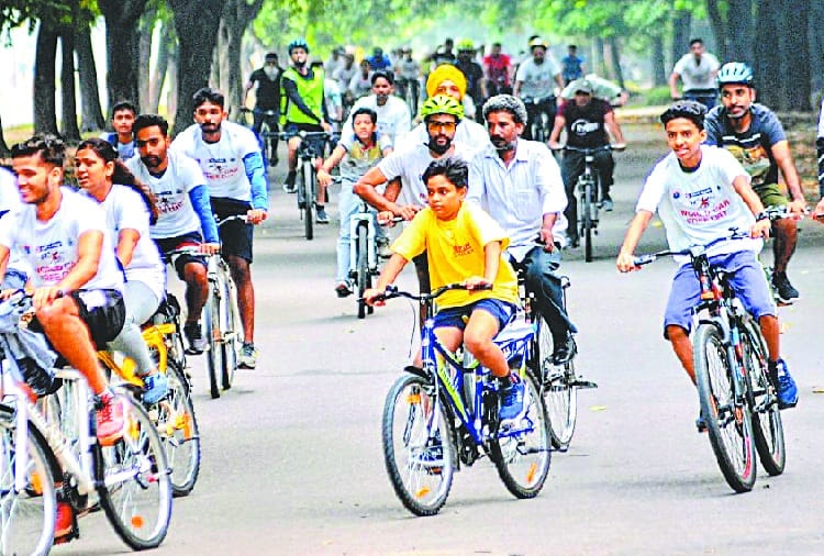 people take Oath to make chandigarh car free