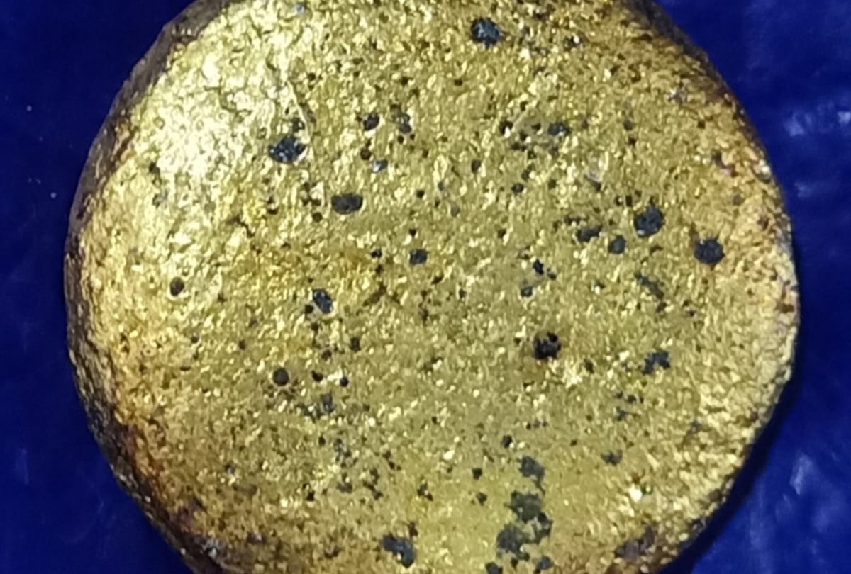 caught gold on amausi airport