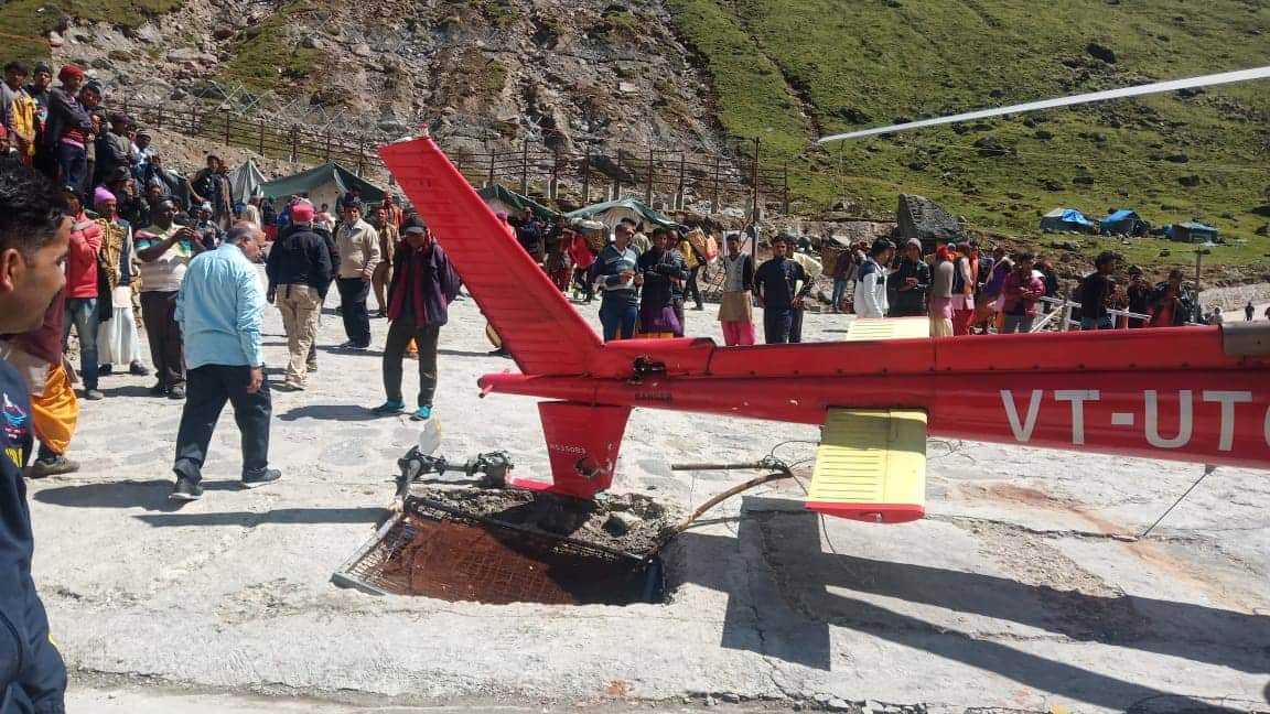 helicopter crash in kedarnath dham photos
