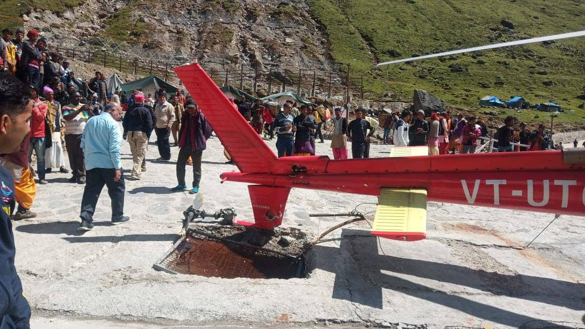 helicopter crash in kedarnath dham photos