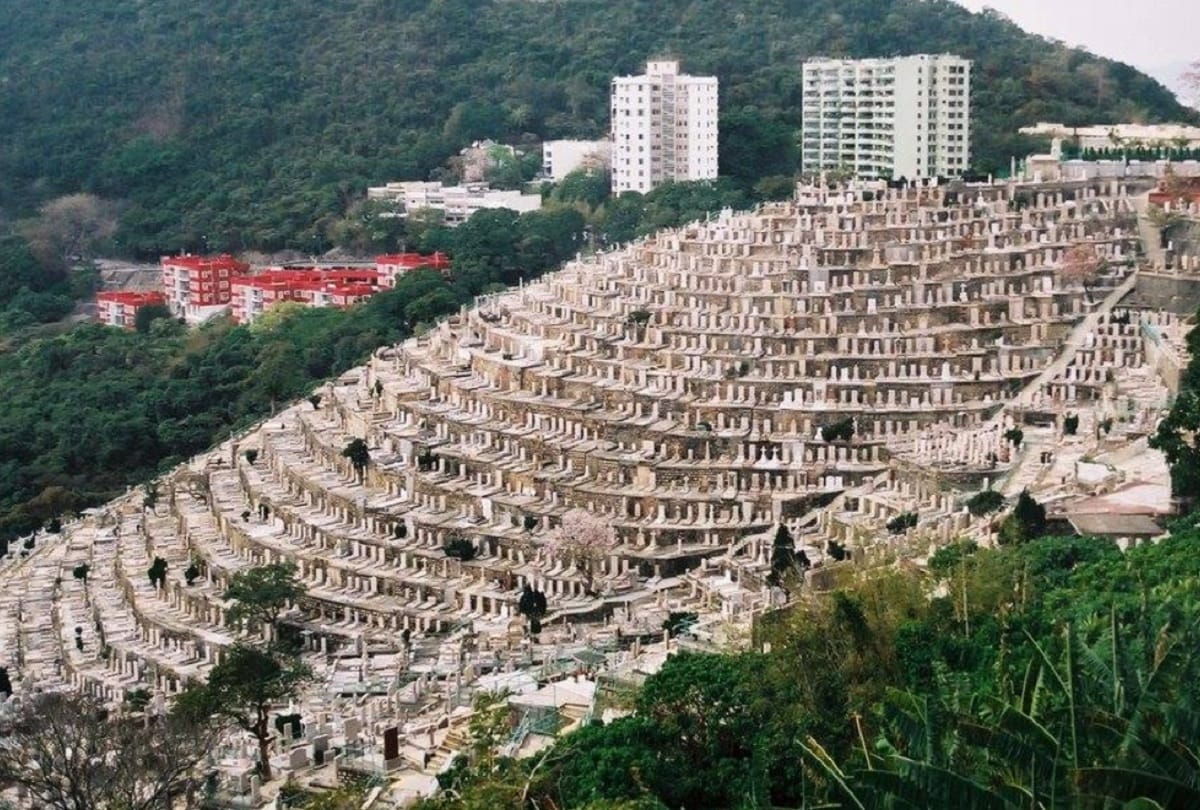 Grave shortage in HongKong it costs more to house the dead than the living