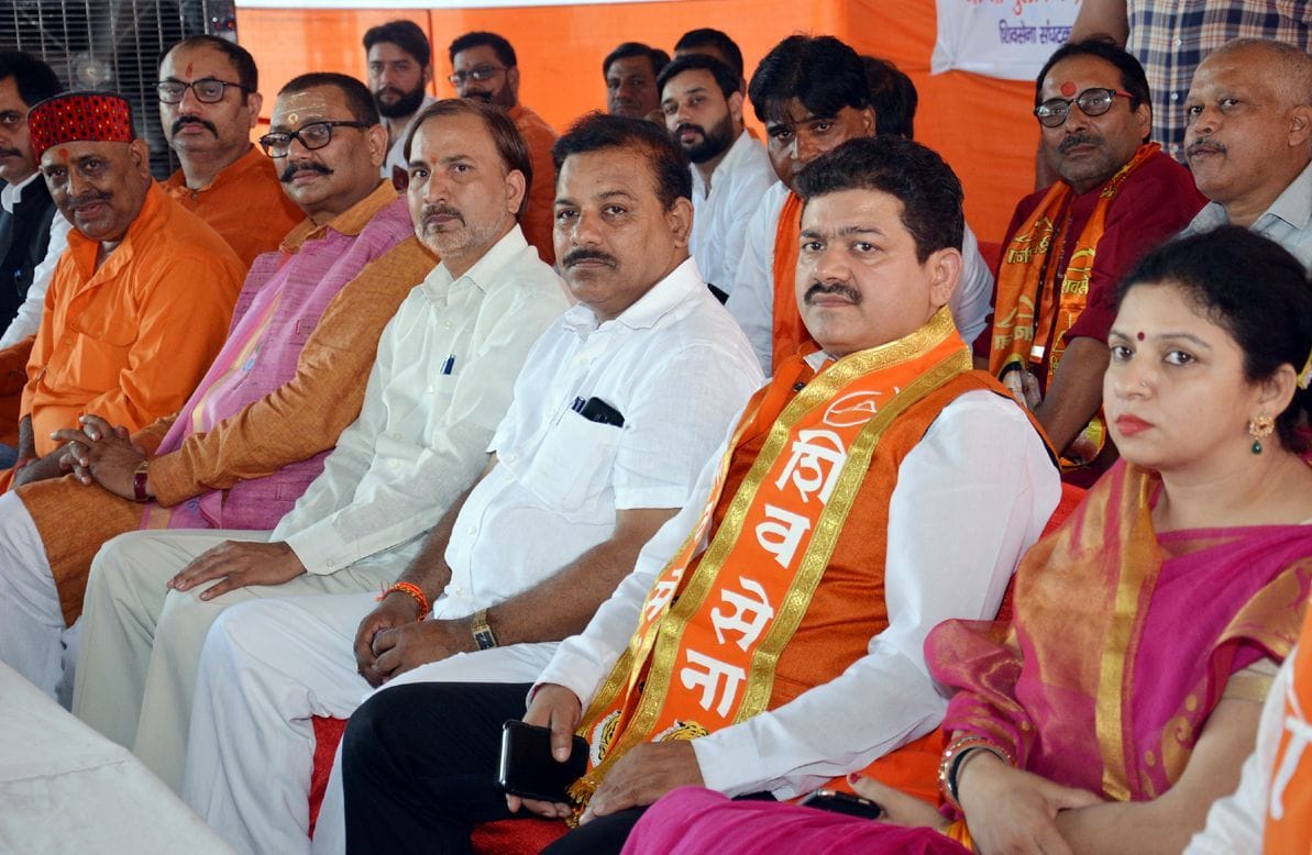 Shiv Sena's former state chief Pawan Pandey