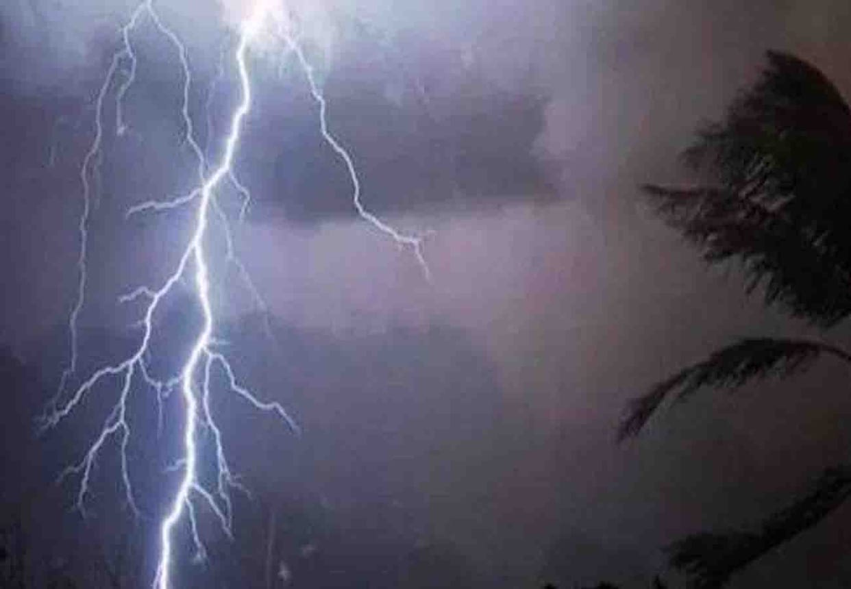 Farmer died due to lightning fall in Banda
