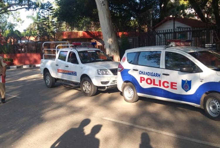Sector 17 chandigarh Reserve Bank Security Guard ITBP Soldier Found Injured