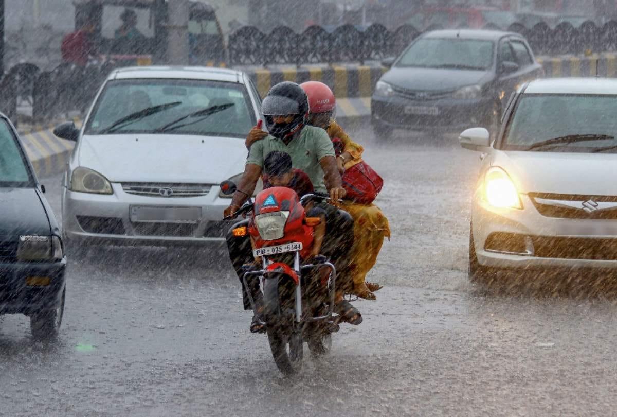 this week in delhi ncr weather will be pleasant light rain with thunders likely to happen