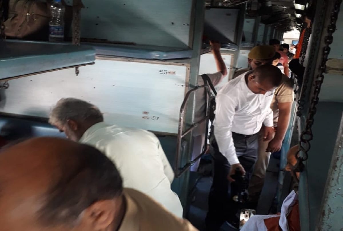 Uttar pradesh big news bomb information in utkal express Train stopped in saharanpur tapri station