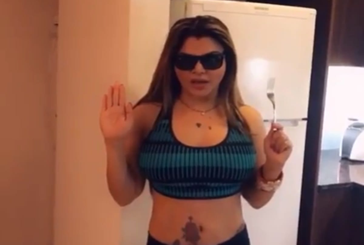 Rakhi Sawant Having Fun With Her Husband Ritesh in UK