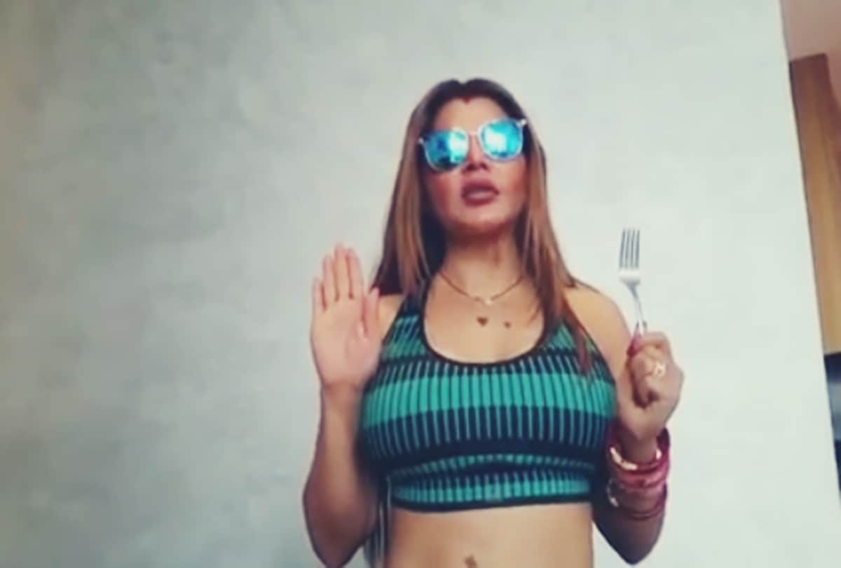 Rakhi Sawant Having Fun With Her Husband Ritesh in UK