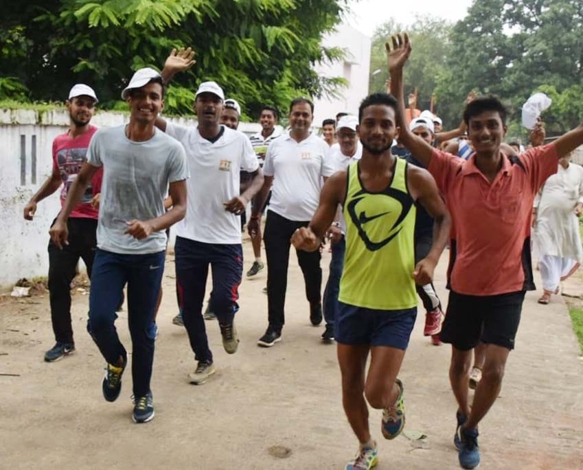 Neetu and Chandan got first place in marathon race