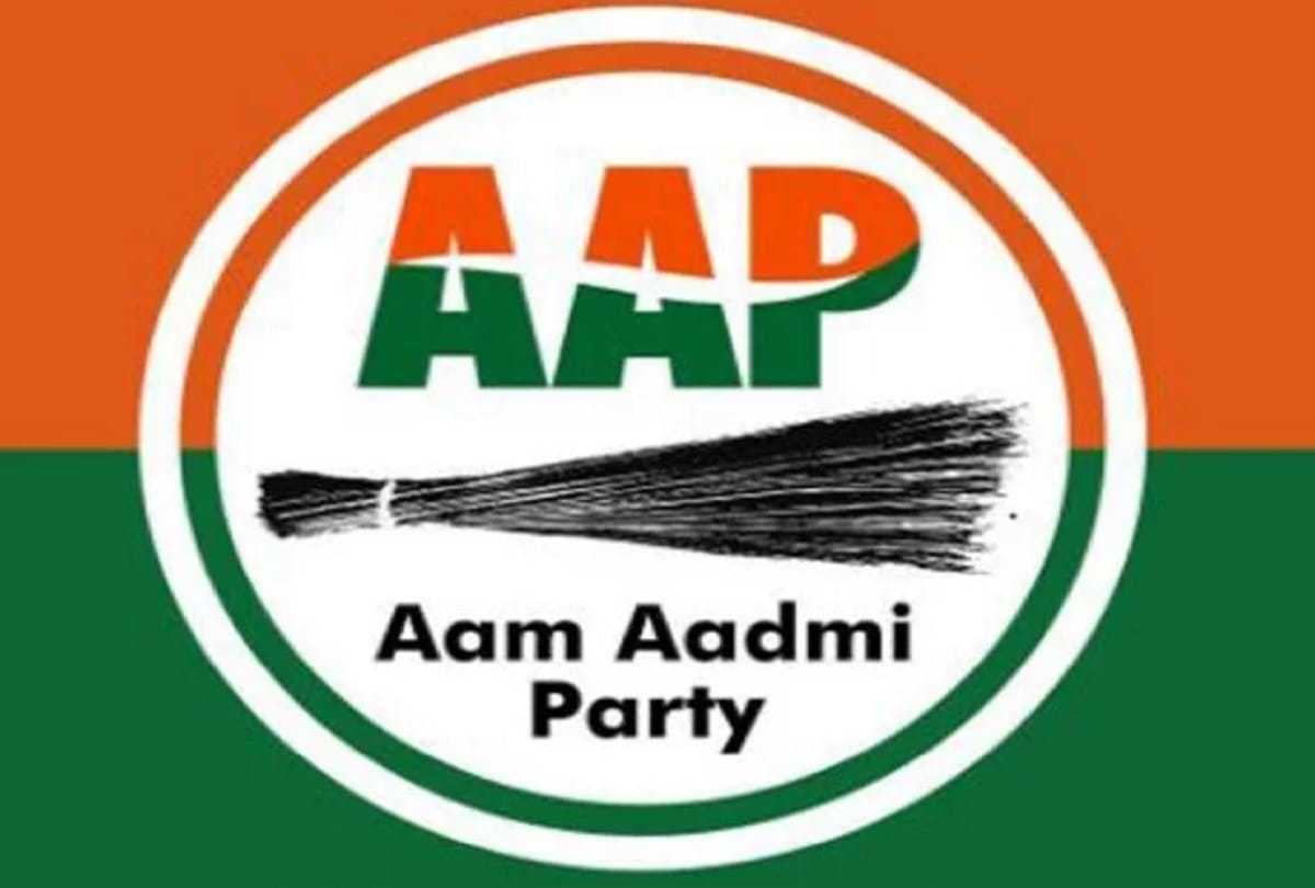 Miscreants swooped AAP minister mobile in karawal nagar