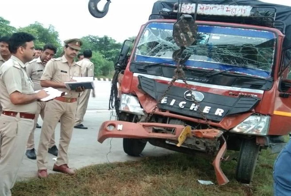 road accident on yamuna expressway In mathura