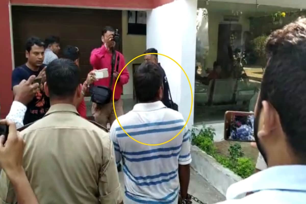 altaf bailed from police station
