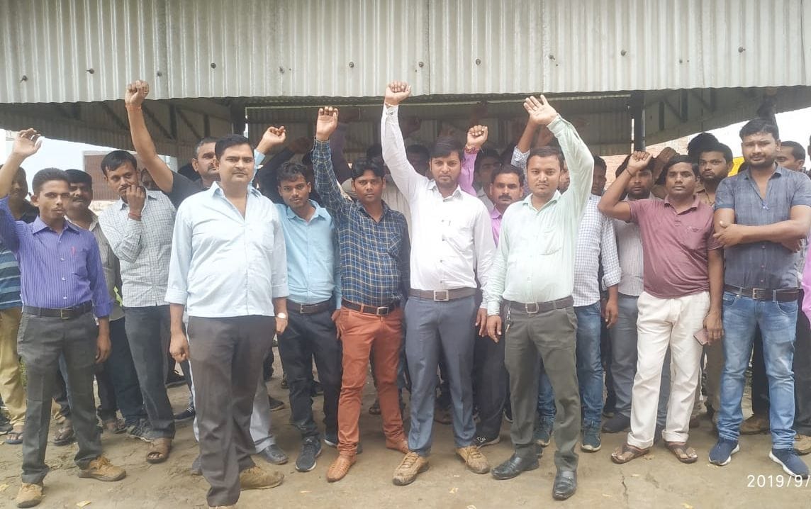 Ambulance drivers' strike started on demands
