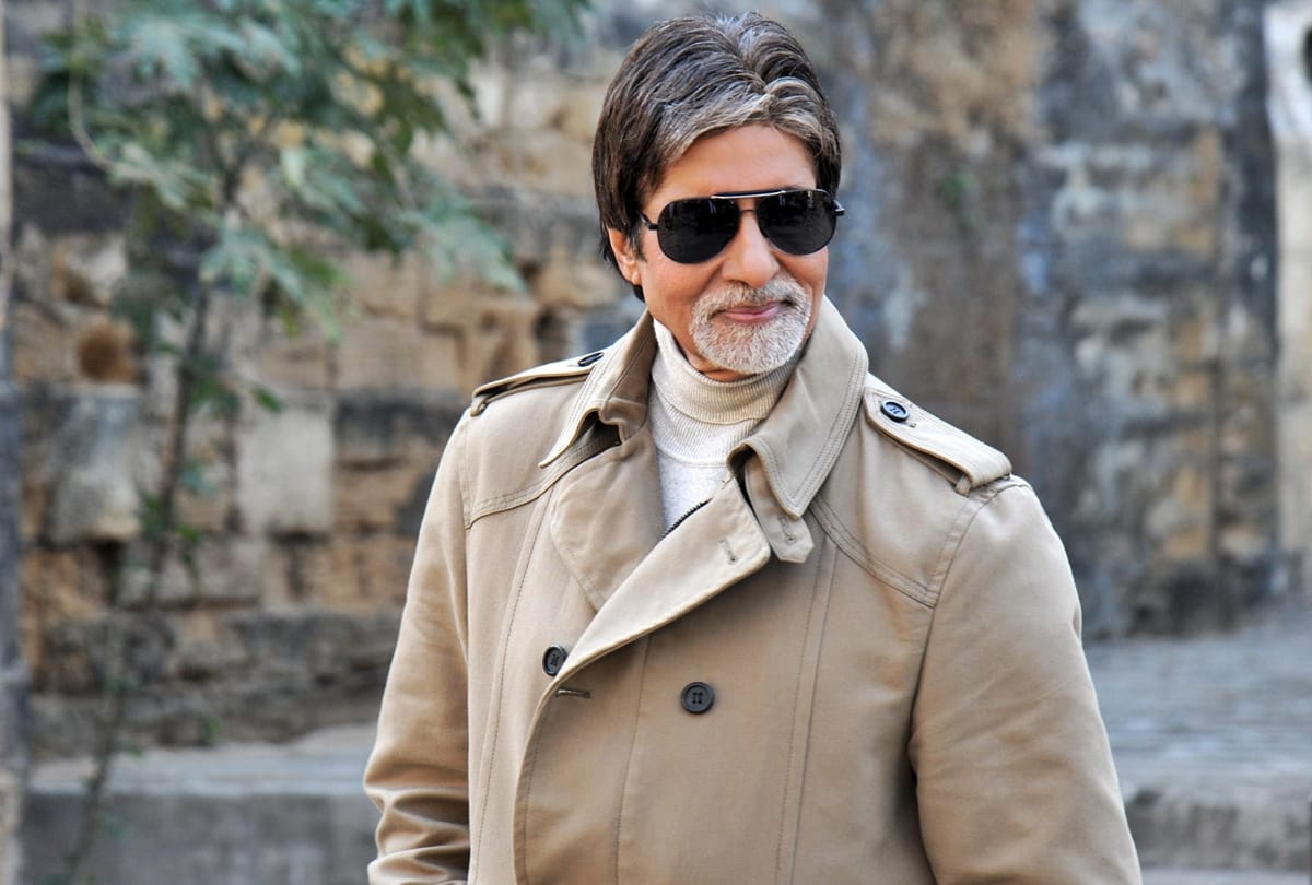 Amitabh Bachchan read Ramayan path shared photo on social media