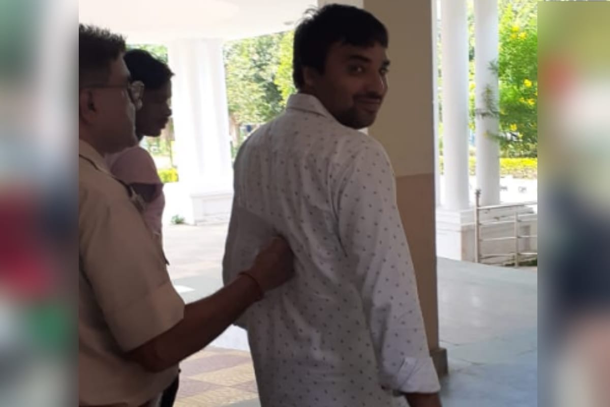 criminal sunny Surrender in court in Baghpat, police announced worth one lakh prise money on him