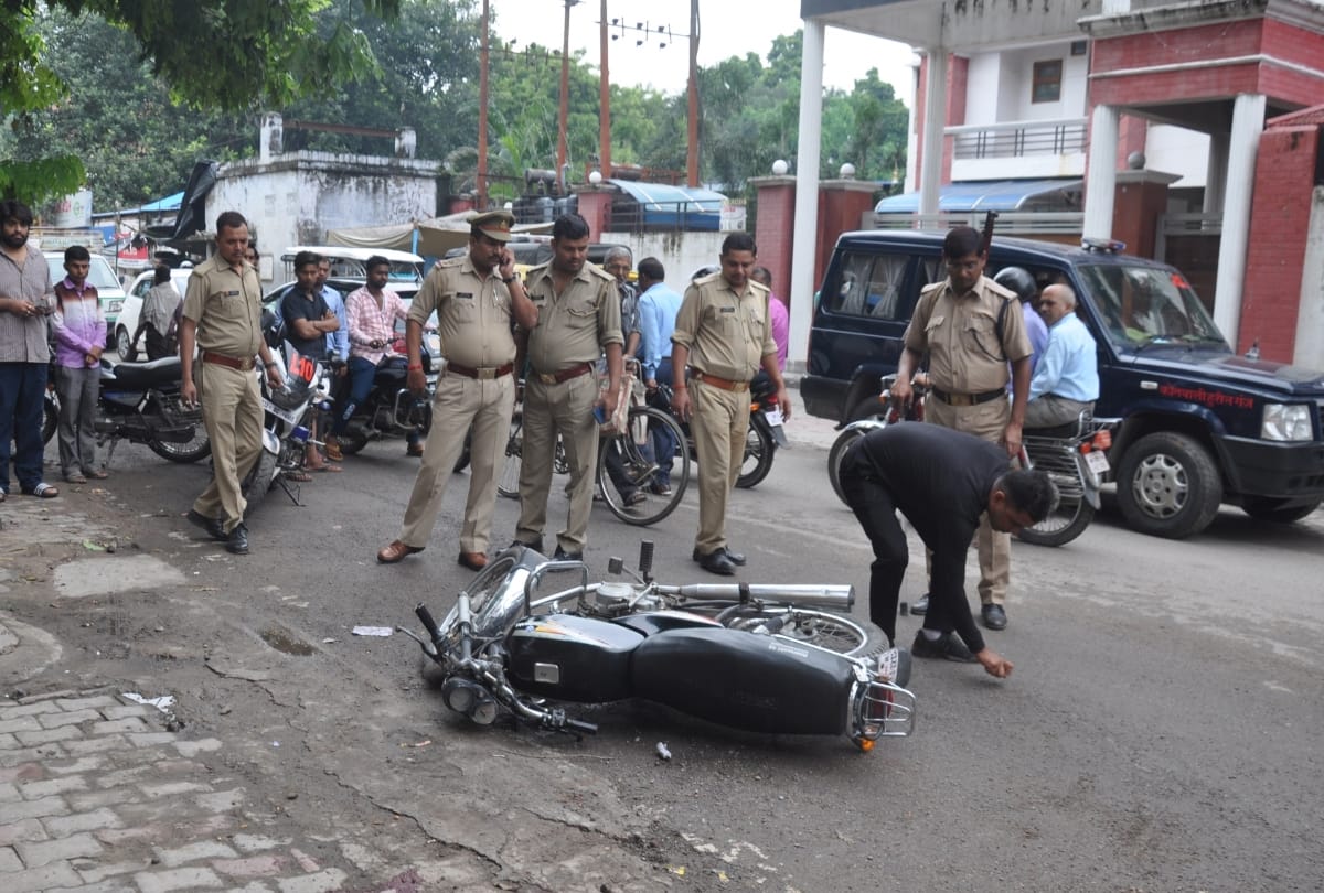 railway worker shahnawaz died in trauma center, biker goons shot him on monday