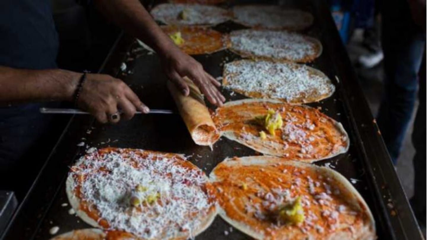 noida's brahmaputra market is full of delicious  food