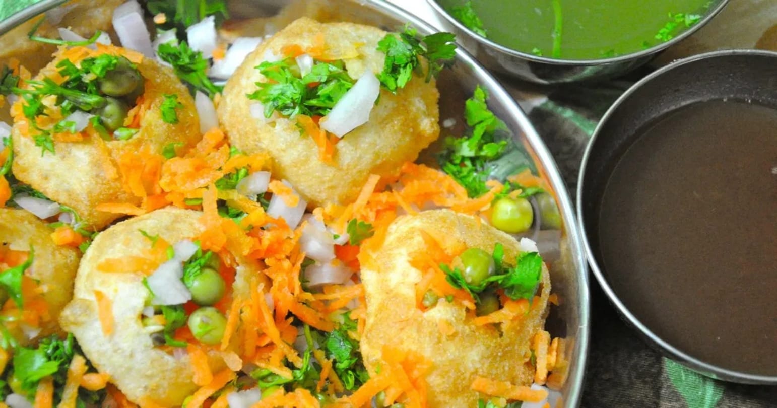 noida's brahmaputra market is full of delicious  food