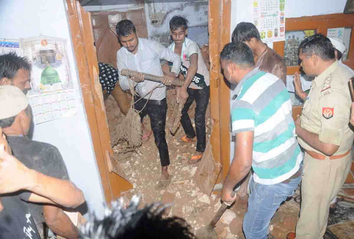 Rain havoc in Pratapgarh: two people died due to house collapse