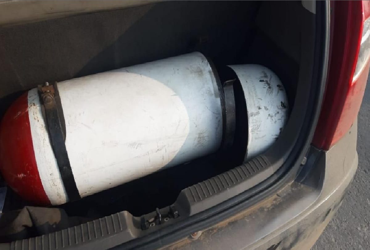 man arrested who supply illegal arms in putting CNG cylinder in delhi ncr