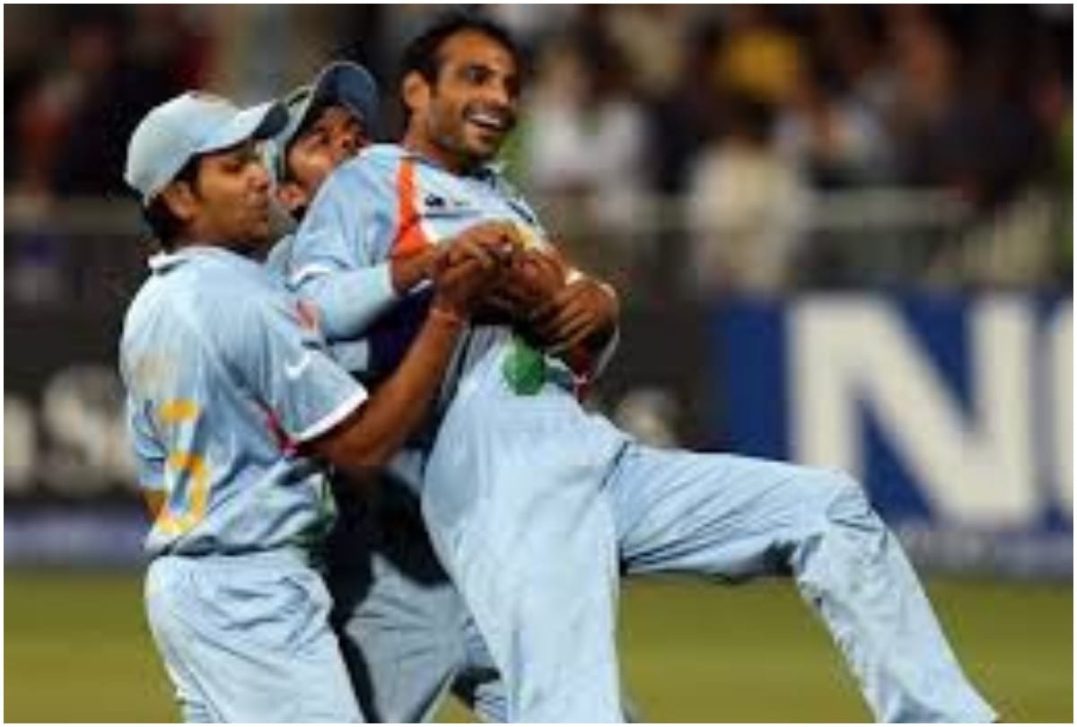 4 Captaincy Decision taken by MS Dhoni who helped to change Indian Cricket