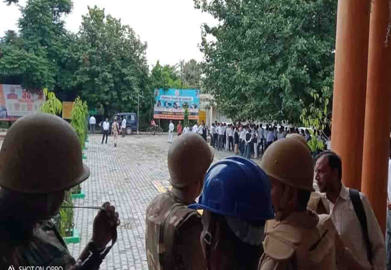 advocates beaten lekhpal in collectorate in kannauj