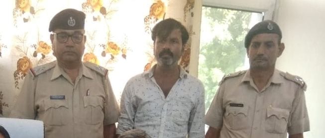 drug smuggler arrested with narcotics worth two crore  rupees