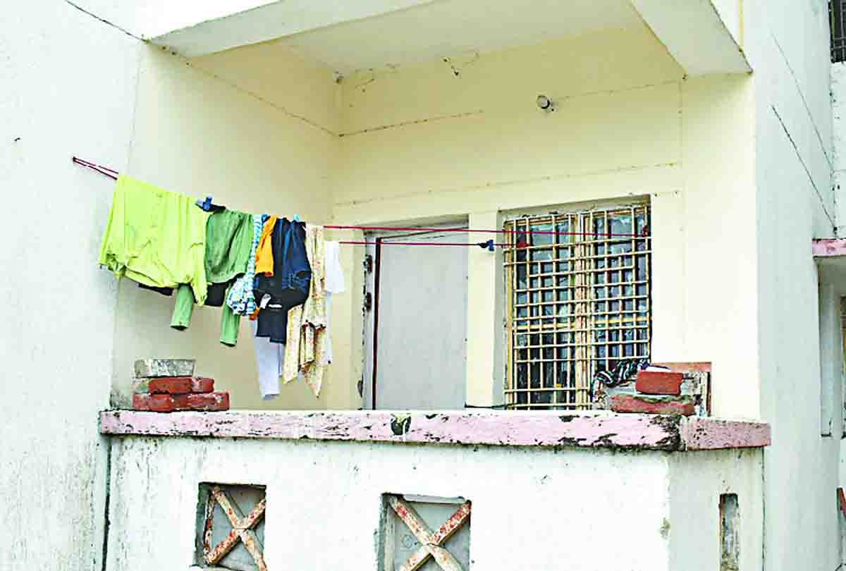 dead body of the BJP leader's daughter found in Saifai Medical College