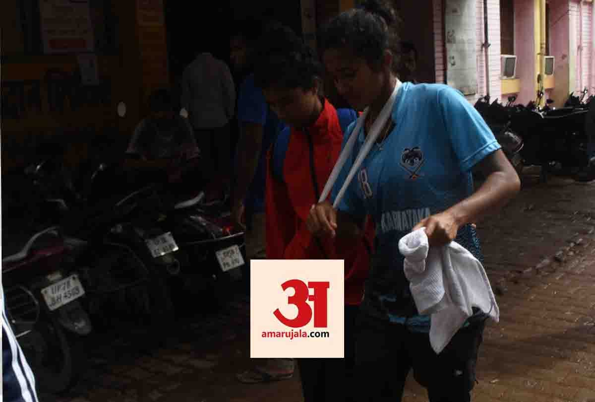 player from the karnataka team got injured during the match