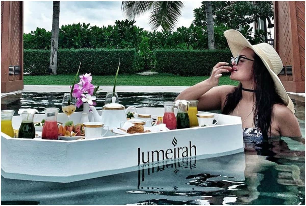 After trolling on KBC 11 Sonakshi Sinha reached Maldives shared picture on social media