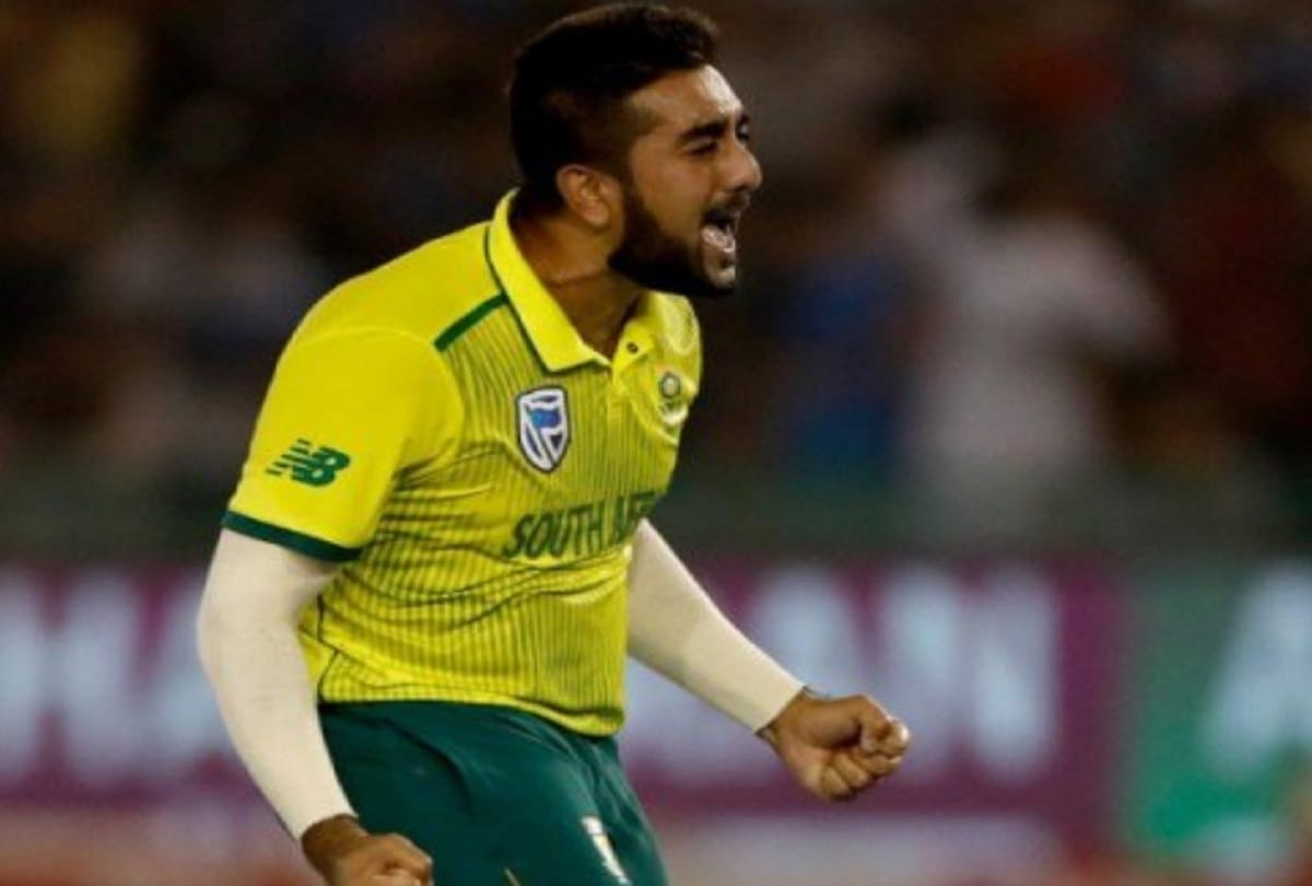 Tabrez shamsi celebrated dhawan wicket by calling from his shoes during ind vs sa 3rd t20