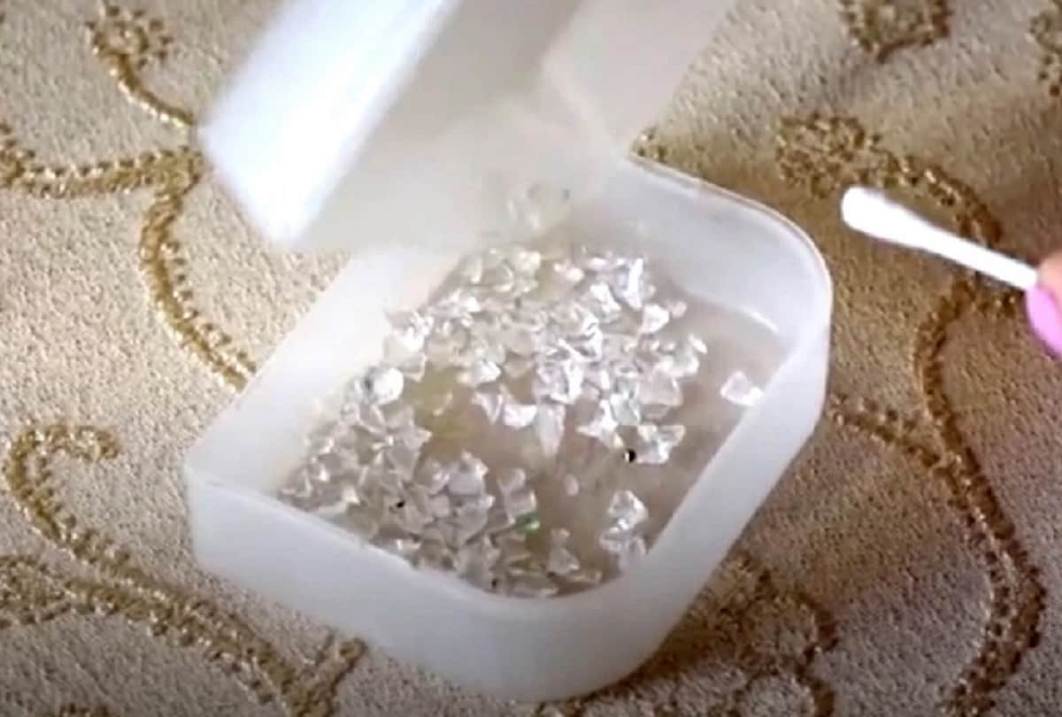 Strange medical case of a woman who cries crystal tears every day