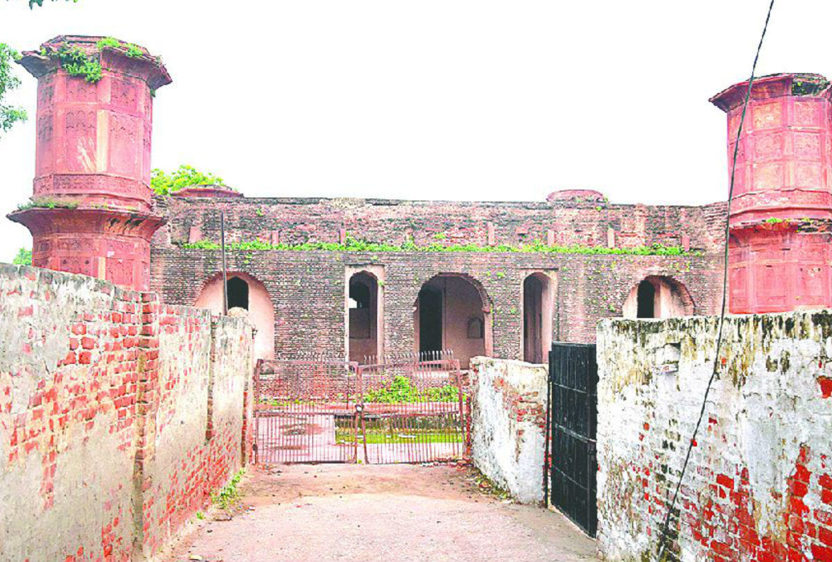 Name of Sur Monument not on the website of tourism department Agra News