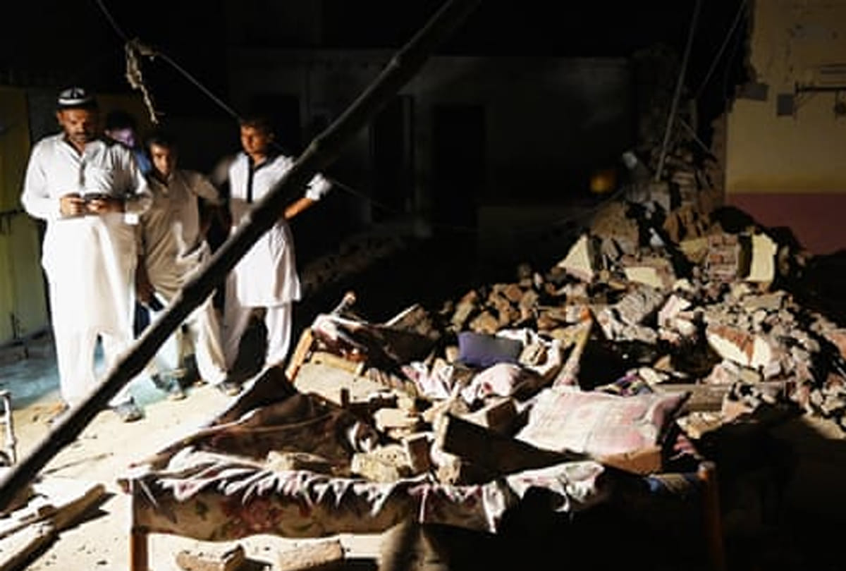 photos of Earthquake in pakistan occupied kashmir, major disaster, 30 died, more than 300 injured