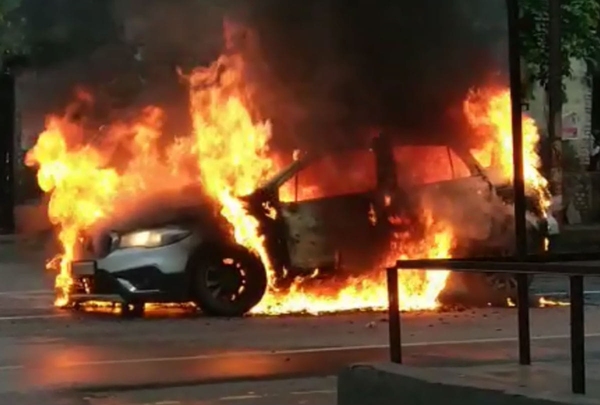 car on fire due to short circuit in bahraich