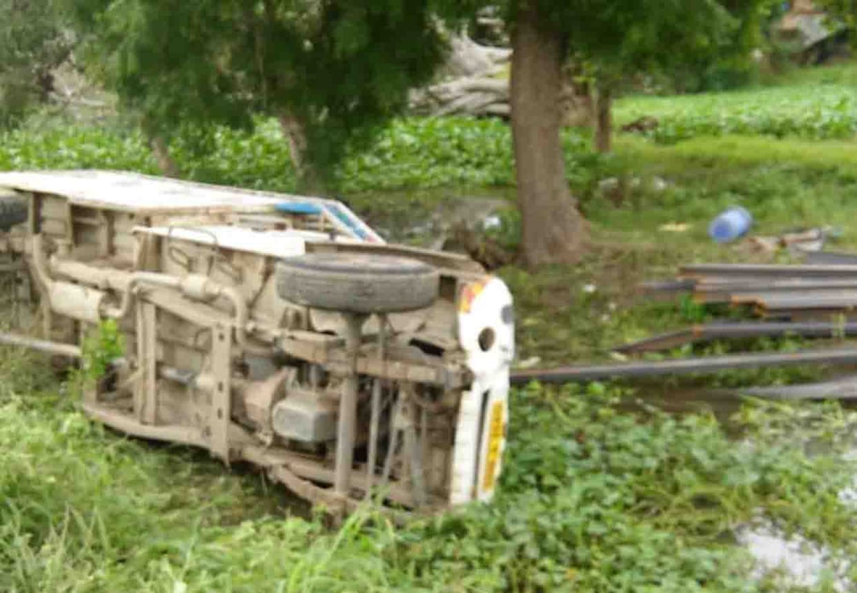 Road accident in Jalaun, two laborers died