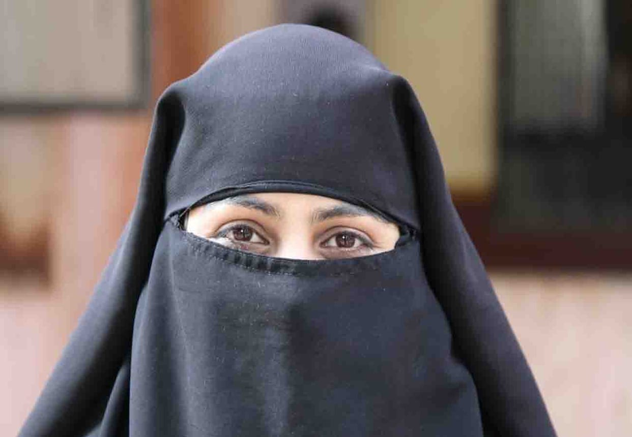 Husband gives triple talaq to wife in kanpur